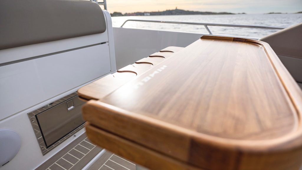 Nimbus MY23 T9 T-top _Q6A2244